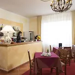 La Loggia - Gloria -adults Only * 퀘세그로사